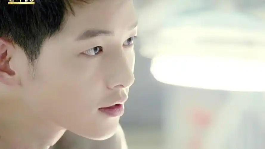 《太阳的后裔》宋仲基剧照桌面壁纸下载