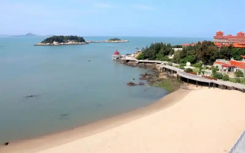 六胜塔幅单作者/李苍墀城市郊外春游幅单作者/李群育《修旧如旧