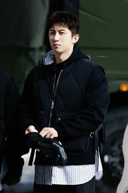 240330  『 鹿山白月光 』    @johnny黄景瑜