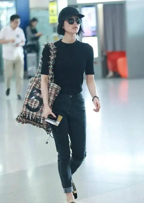 看看刘诗诗现在乌黑干净少了他的短发大背头好厉害