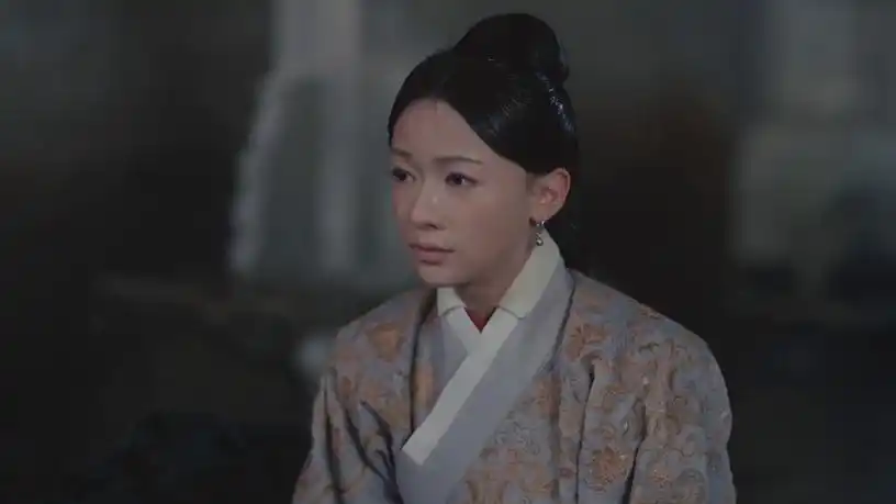 《尚食》吴谨言单人特辑 姚子衿冒雨提铃受罚,朱瞻基偶遇赦免-电视剧