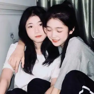 沫兮真人唯美ins一对两张闺蜜头像