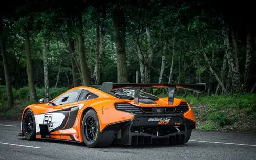 酷炫赛车迈凯轮650s gt3改装车桌面壁纸(二)
