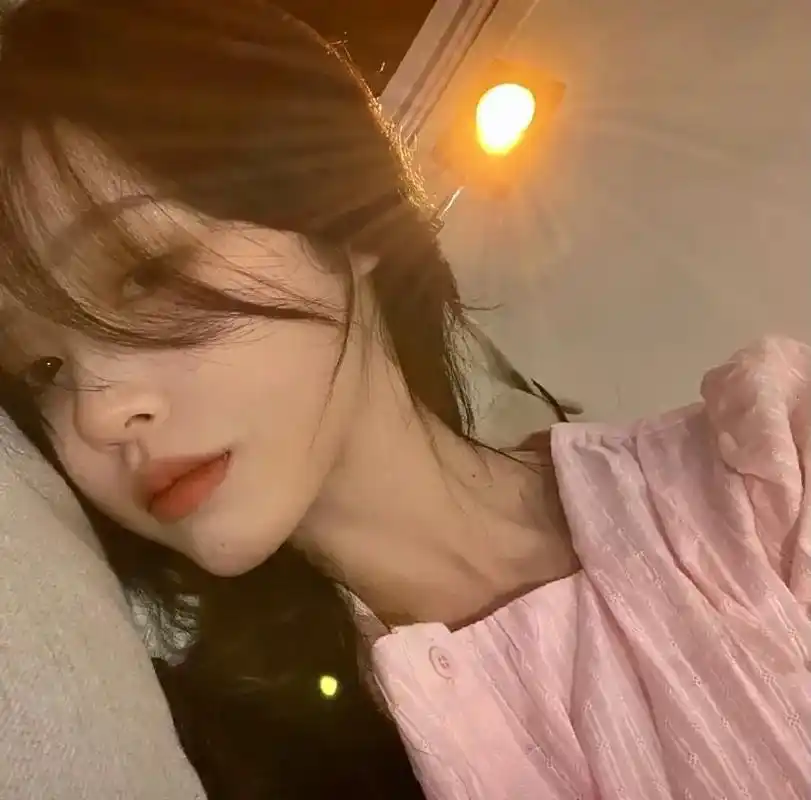 女生头像 #氛围感 想了就去见  早安晚安感动不了成年人  - 抖音