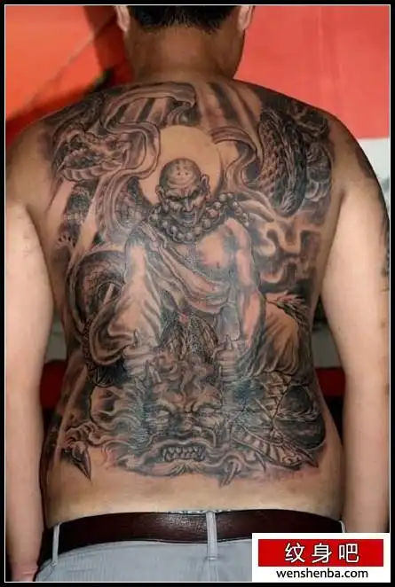 降龙罗汉霸气后背纹身图案