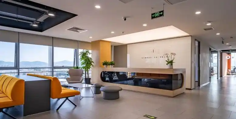 也是老板的品味,体现着办公室的公司形象,办公室前台的装修设计应该是