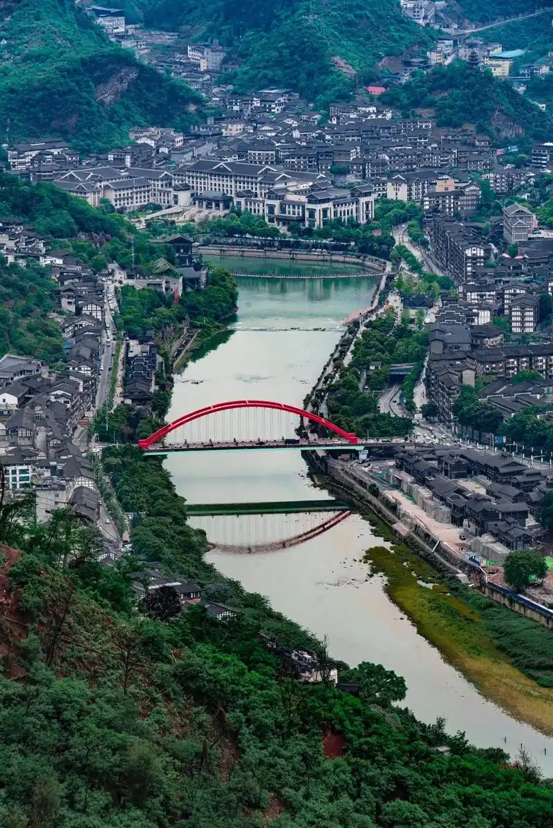 茅台镇91.#贵州旅游 探秘古镇,寻觅岁月记忆,感受岁月的痕 - 抖音
