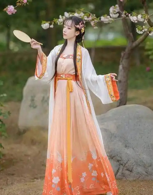 宋制汉服元气活力,年轻正当时,勇敢做自己