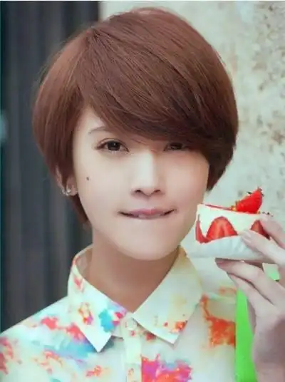 杨丞琳短发造型 个性前卫显帅气