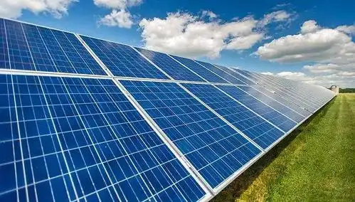 该项目分四期实施,2025年前全容量竣工投产后,年电费收益约8.28亿元.