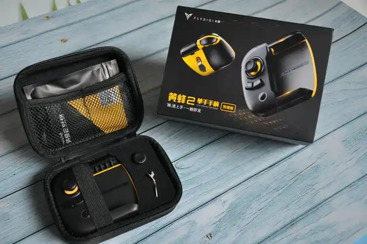 送你一本吃鸡的武功秘籍——飞智黄蜂2单手手柄测评