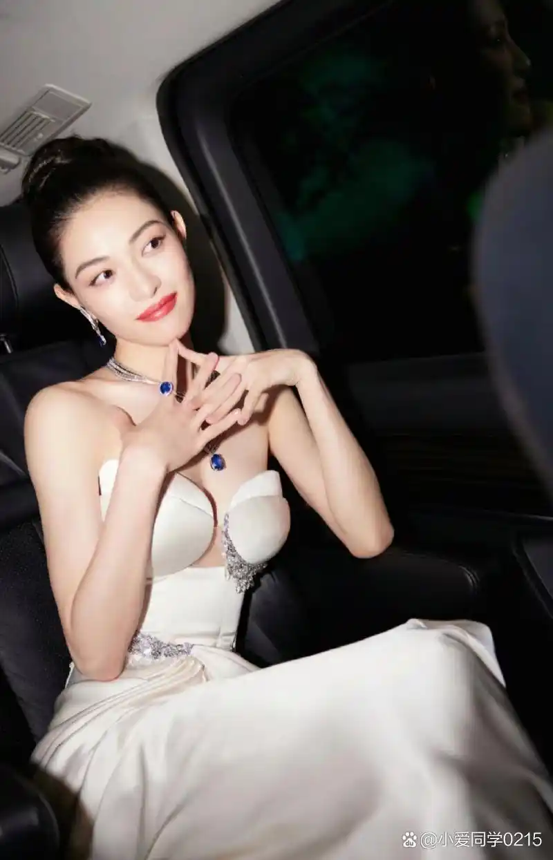 钟楚曦# #明星美图# #时尚# #明星