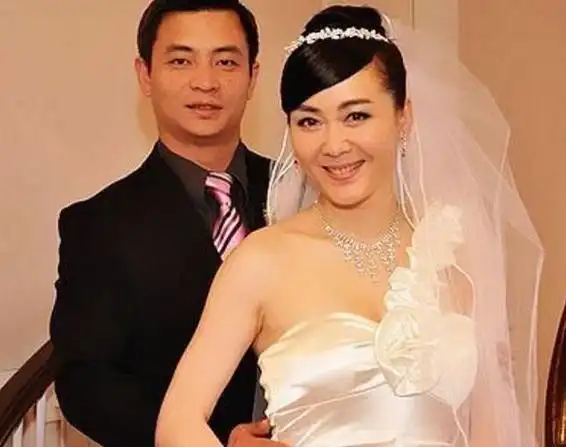 四,李琳,体操运动员李大双的妻子.