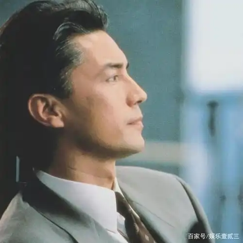 颜值的巅峰是怎么样的?亚洲"洲草"尊龙,了解一下?顺便养眼!