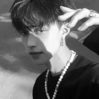 男头黑白真人头像高冷帅气图片_男生头像_头像屋