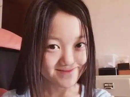 18岁李嫣晒性感身材火上热搜…网友:王菲,你怎么教的女儿?