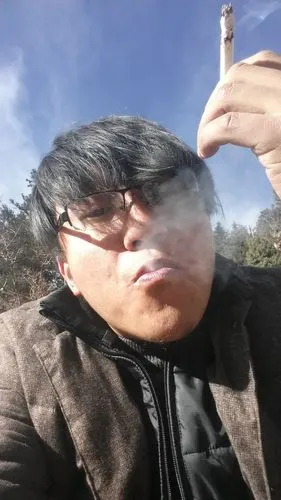 从痞性到混混,流氓等是一个台阶,是一个过度,不要忘记过去.