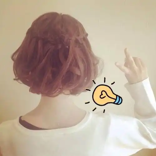 女生头像短发背影