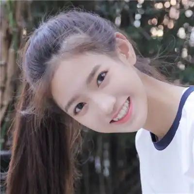 自然美女头像小清新高清大图2018 我们搬去树洞里住吧-腾牛个性网