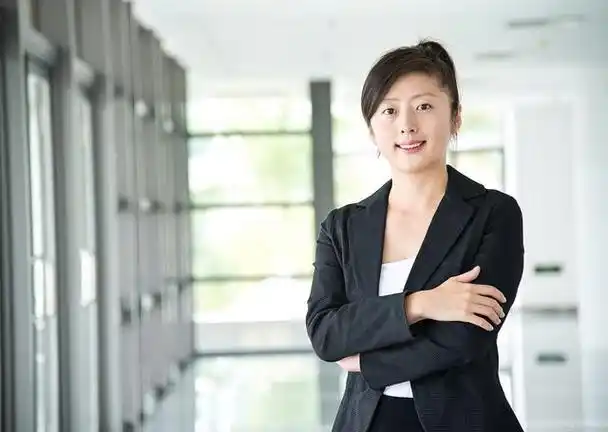 强势女人如何经营婚姻?事业女强人,在家不妨当个弱女子