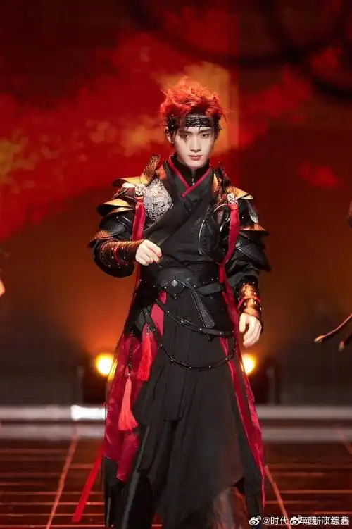 时代少年团-丁程鑫《破阵子》剧照释出,少年将军英姿飒爽,古风造型很