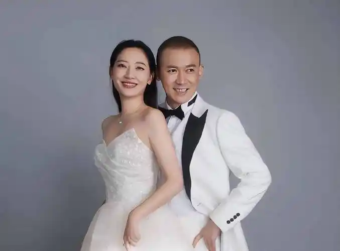 演员秦子越:嫁给离异的聂远,活得比朱丹还卑微,她到底图什么?