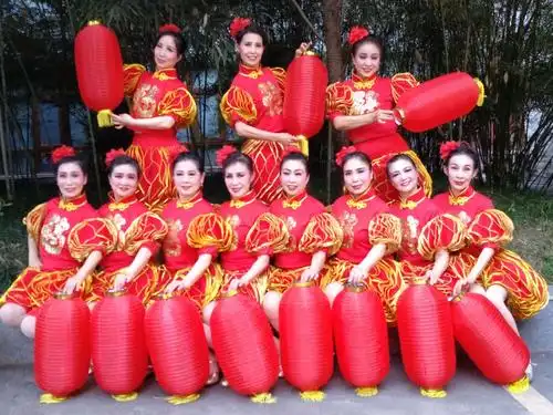 2019-04-12舞之恋舞蹈团舞蹈《红红的中国红》在恩施参加秀芳华中老年