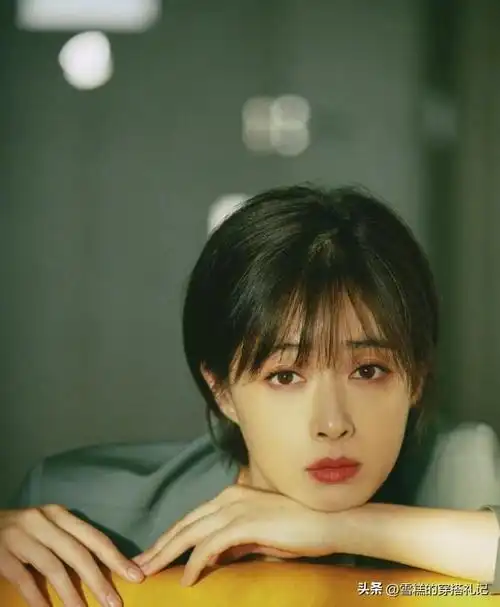 奔四奔五的女人,就放弃黑长直吧!这4种"减龄短发"太洋气了