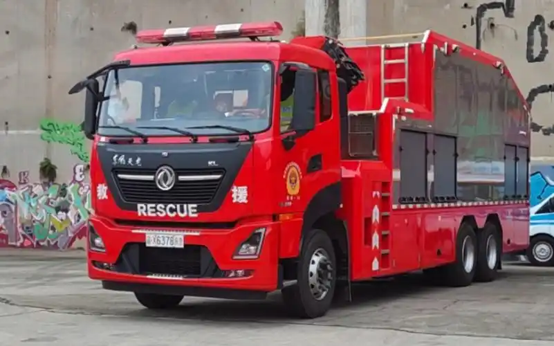 偶遇消防训练随拍东风消防车