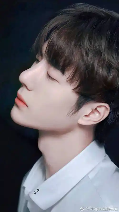 来一些王一博禁欲系的图