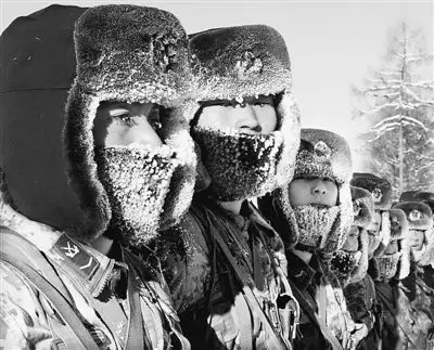 >> 新作品 >> 美文 >> 正文  二十一年前,我曾和两位同事共赴西藏边防