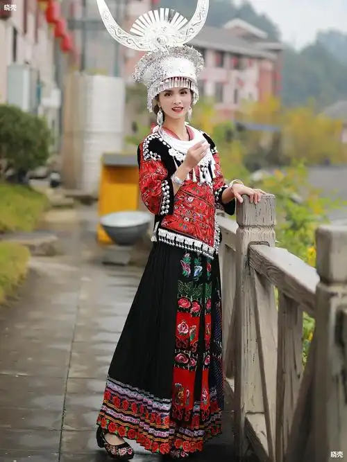 演出服少数民族图片-海量高清演出服少数民族图片大全 - 阿里巴巴