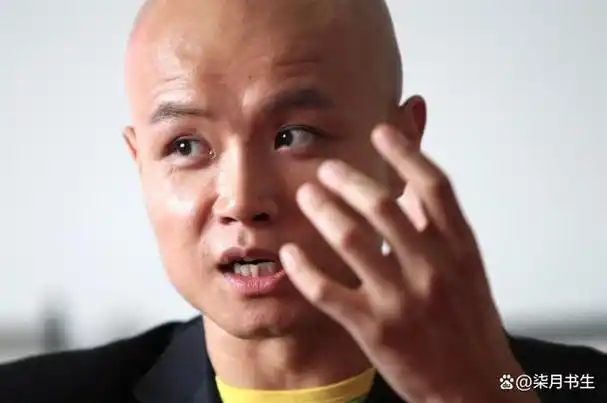 在2010-2013年的非诚勿扰舞台上,两位光头同台搭档,联袂主持,点爆了