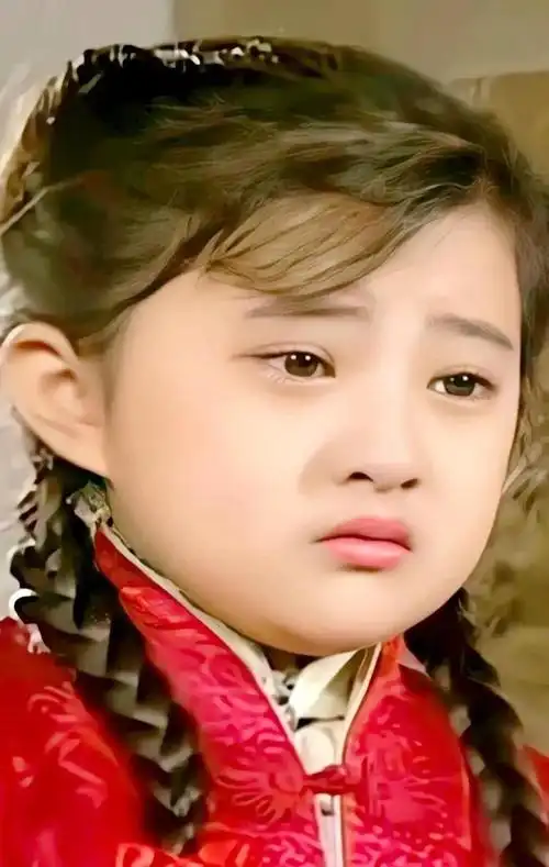 精致优雅的金铭,童年时演的小婉君,清纯可人!