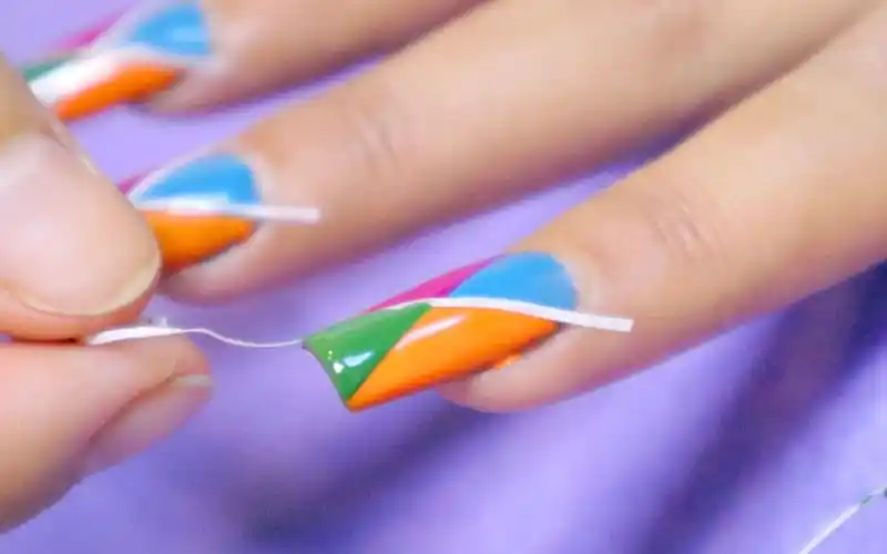 "胶带"也能做美甲,往指甲上一贴,撕下来就是一个造型