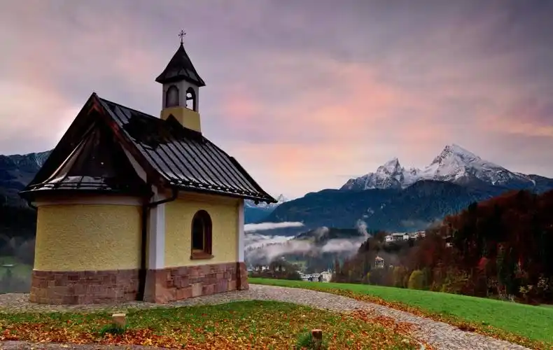 风景摄影的黄色房子高清壁纸
