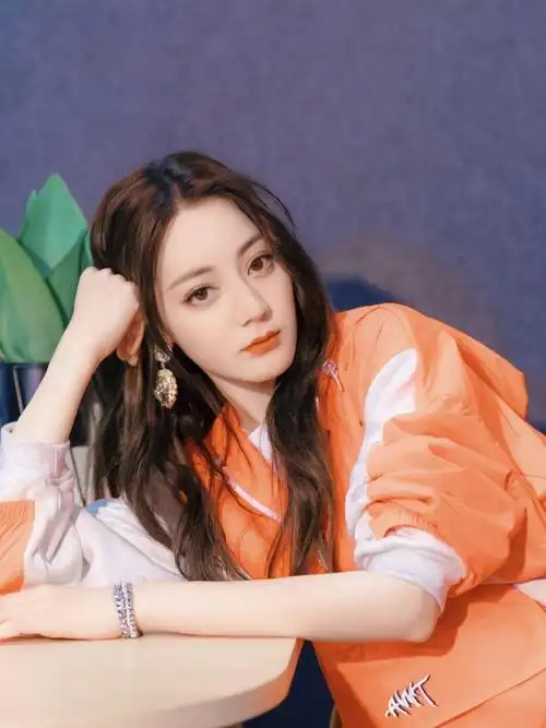 迪丽热巴迪力木拉提