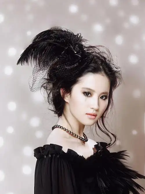 顶奢代言拿到手软,刘亦菲的优秀你想象不到