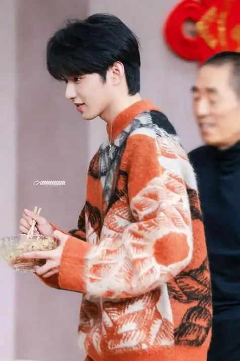 电影新星刘耀文,张艺谋的赞誉言中真言