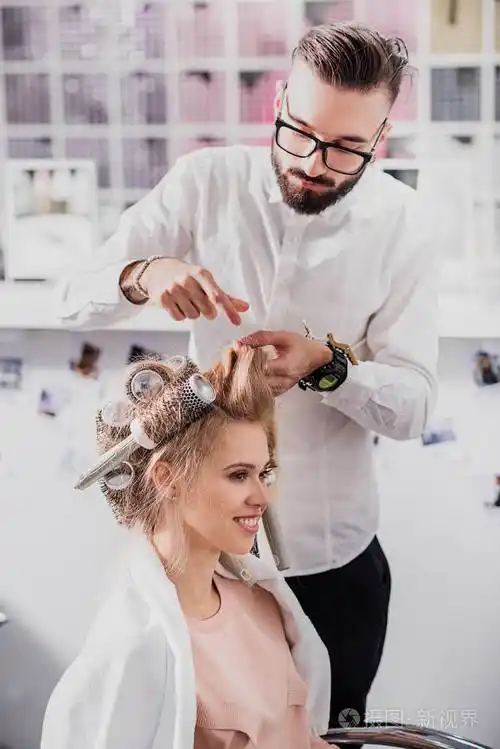 工作严重胡子造型师