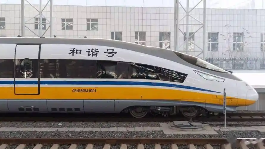 crh380bj-0301夜晚准备开往承德南的crh380bj-0301.