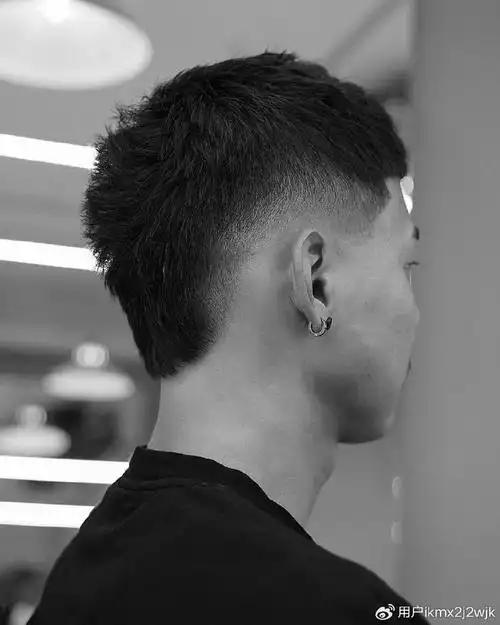 两侧铲短男发:帅气,利落与百变的新风尚|男发|发型|百变_新浪新闻