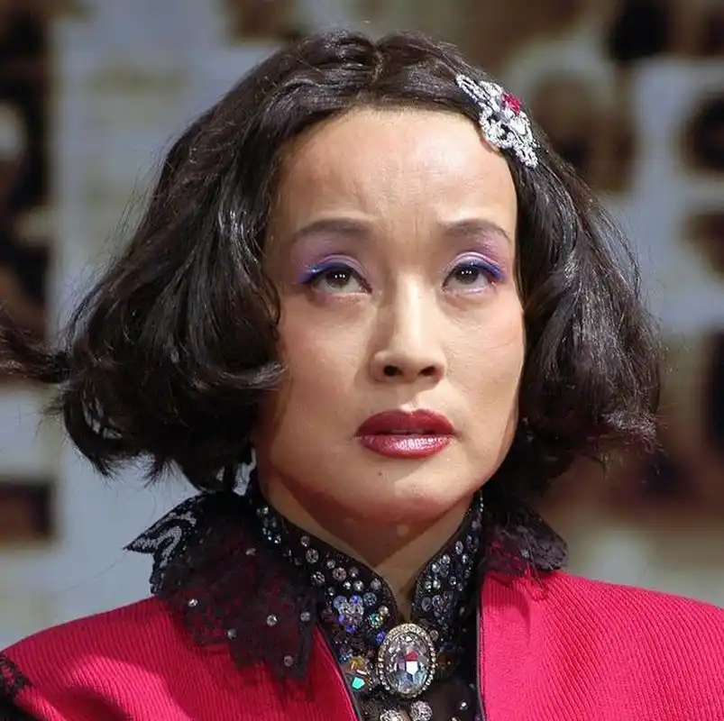 70岁刘晓庆活动生图,有人称赞年轻有气质!网友却说生图太吓人