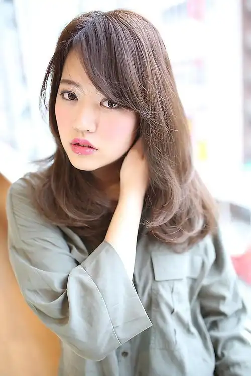 美出新高度!普通发质的方脸女生这样的发型谁不爱啊!