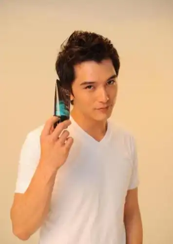 邱泽   邱泽的笑容非常暖心!