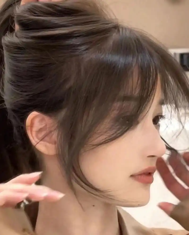 女生减龄显脸小气质刘海 女生减龄瘦脸刘海八字刘海中分刘海 年轻mm