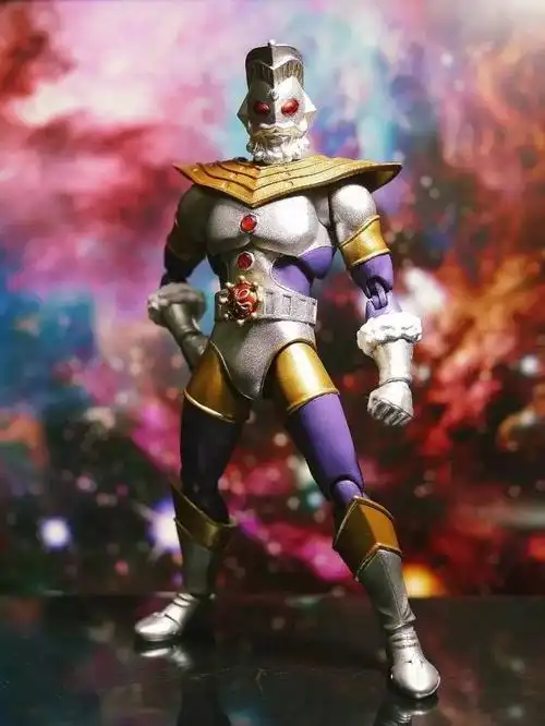 神秘老人,,ultra族传说中的超人,见证了光之国的诞生,是远古三奥之一