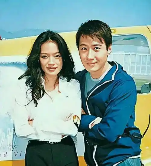 黎明曾花2亿追她,她真的变胖啊,胳膊,肚子,但是好喜欢_乐基儿_身材