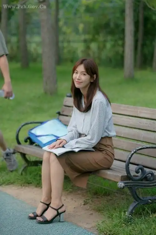 金素妍李尚禹宣布恋情 曾出演爱上女主播徐迎美