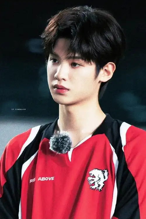 黄明昊#